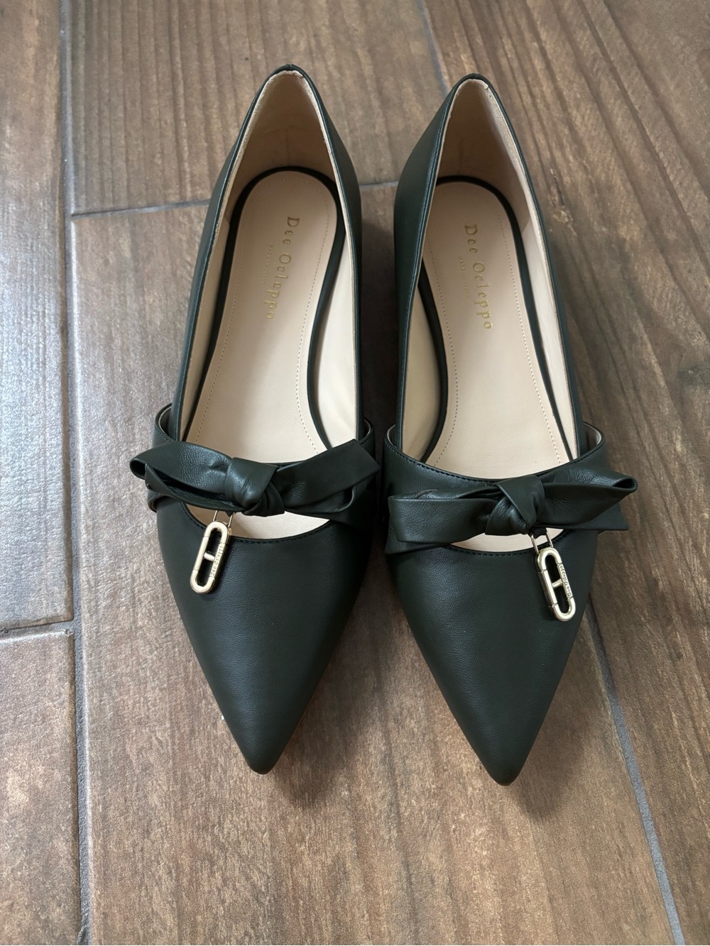 Dee Ocleppo Dominic flats
In Olive Green, Size U.S. 9